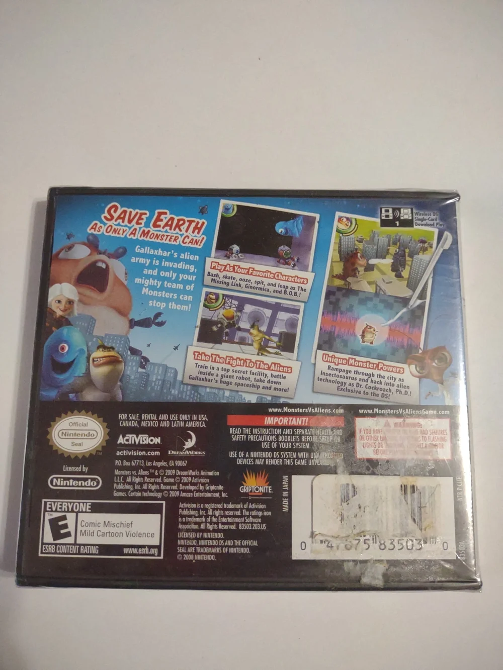 Nintendo DS Monsters vs Aliens Video Game - Blue & Green Cover